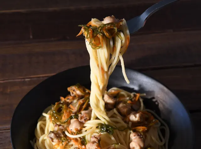 ニンニク風味のいかとんび和風パスタ