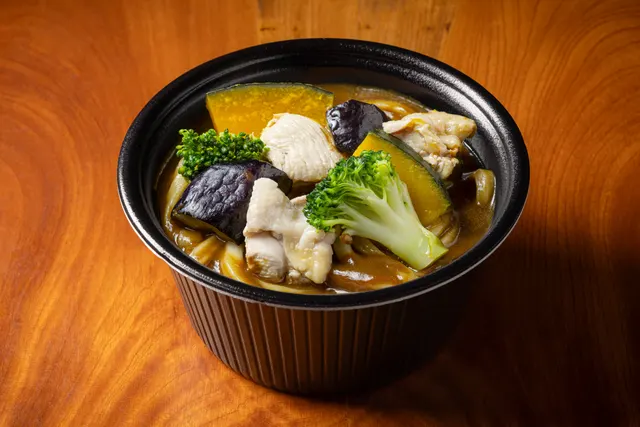 冷凍個食鍋　讃岐彩り野菜と鶏カレーうどん